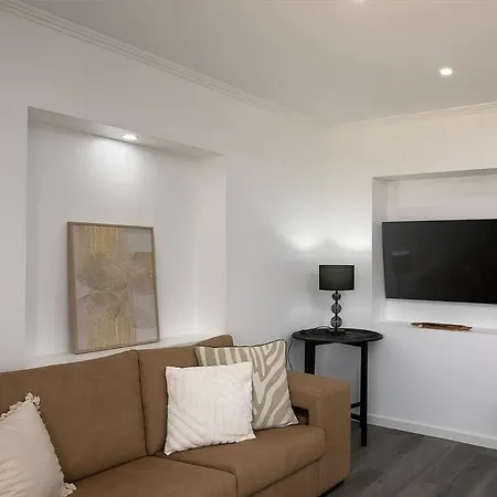 Franco's House Ii, Mar E Serra *