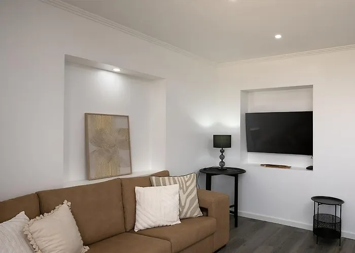 Franco's House Ii, Mar E Serra *